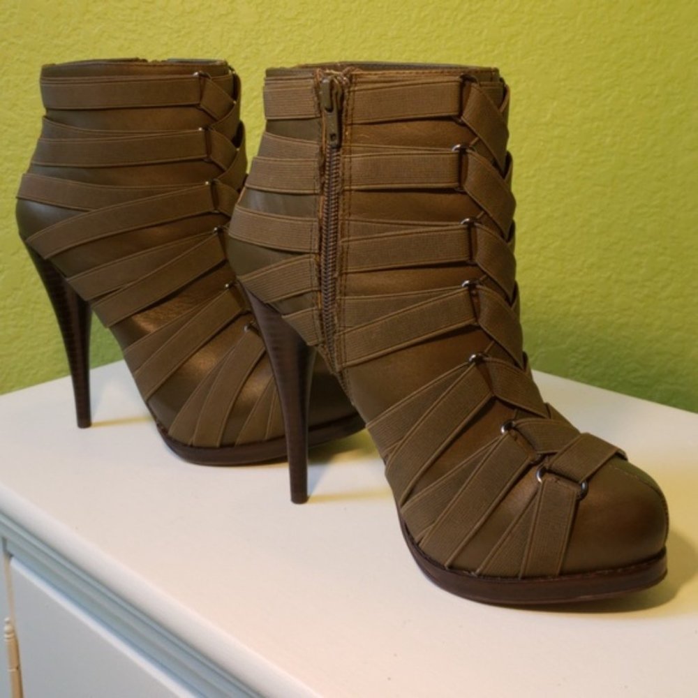 Steven by Steve Madden Stilettos,  LIKE NEW